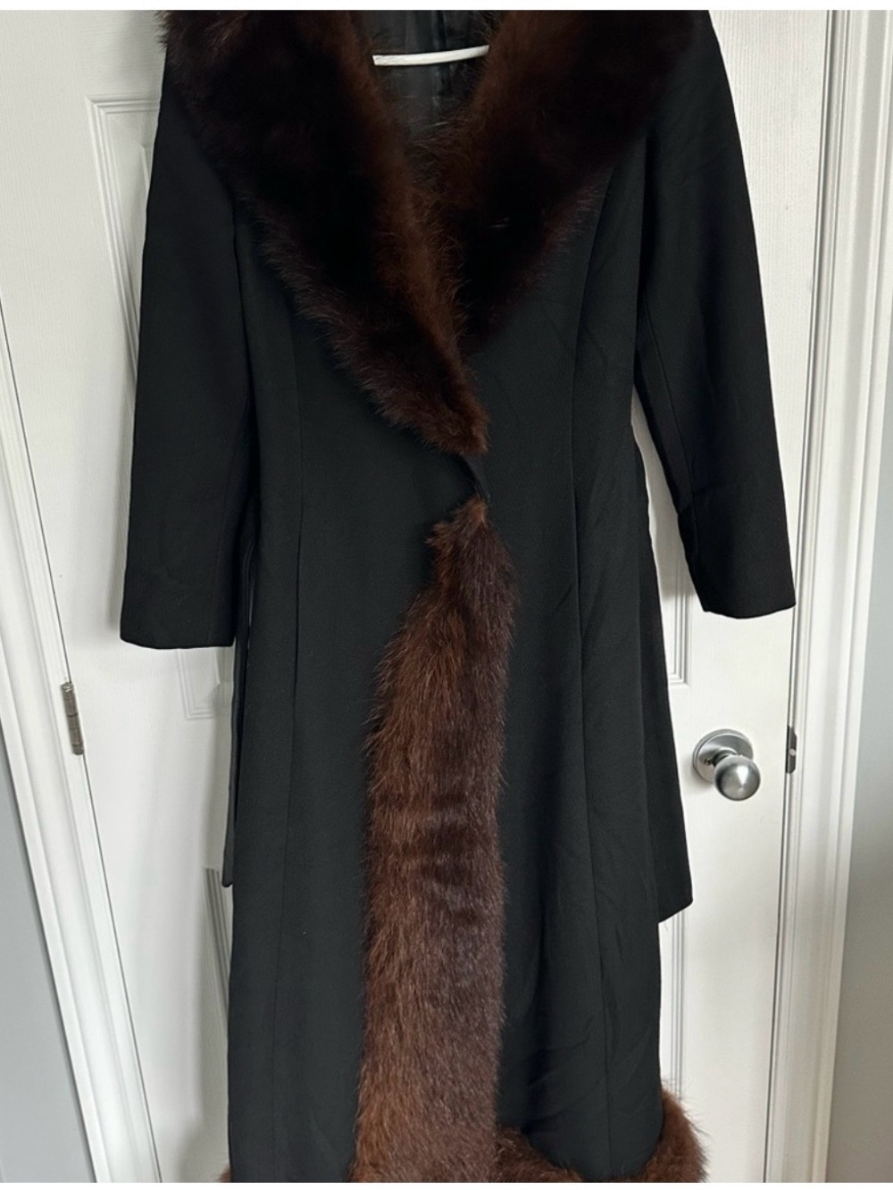 Classic Black Women's Coat with Brown Fur Trim - Picture 9 of 14
